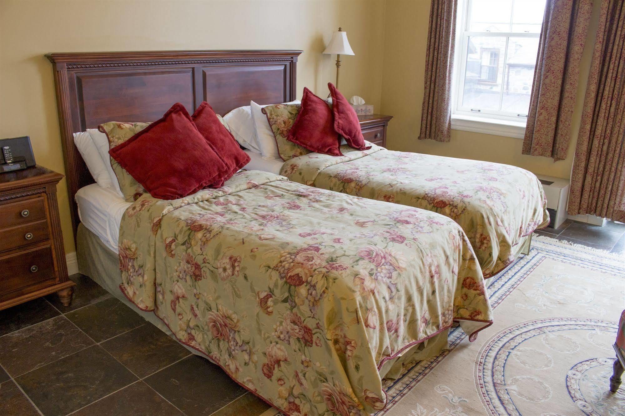 Ste. Anne'S Spa Grafton Екстериор снимка