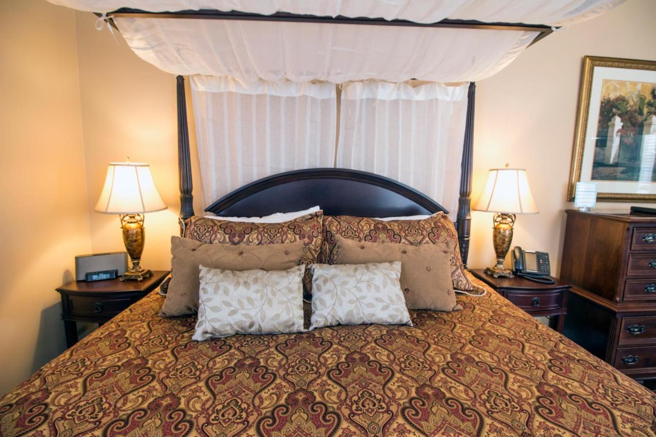 Ste. Anne'S Spa Grafton Екстериор снимка