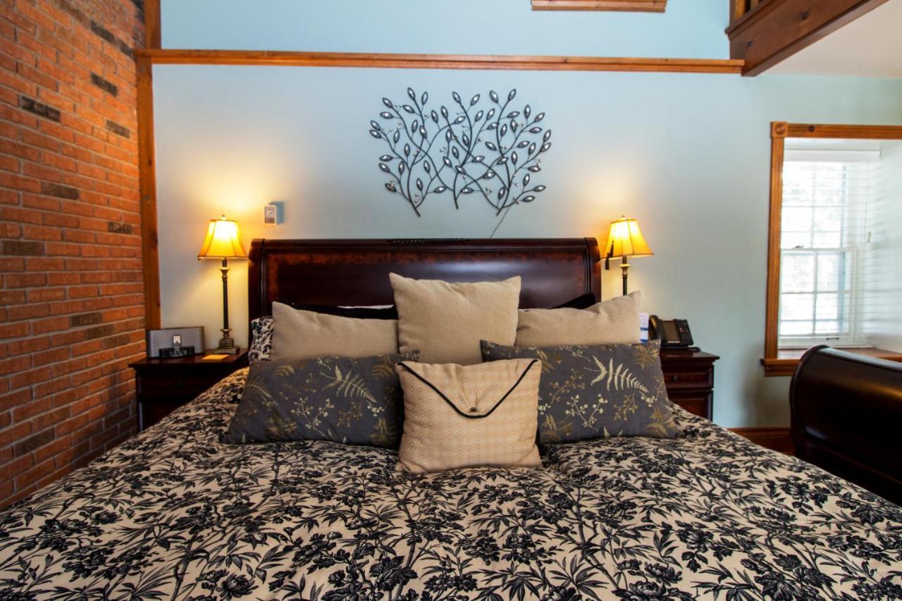 Ste. Anne'S Spa Grafton Екстериор снимка