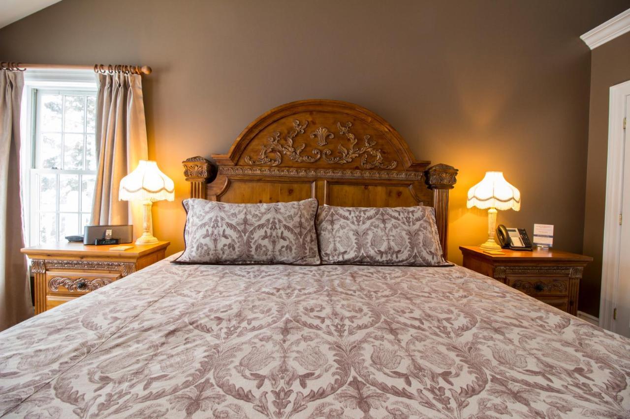 Ste. Anne'S Spa Grafton Екстериор снимка